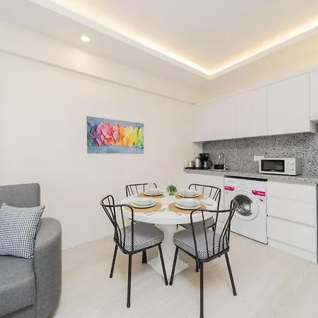 Cozy Flat W Balcony 3 Min To Hadrian Gates