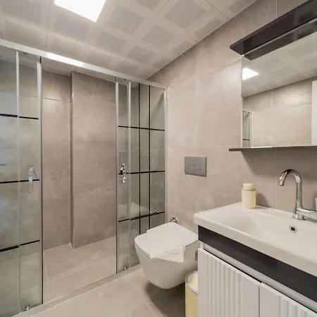 Cozy Flat W Balcony 3 Min To Hadrian Gates Apartment