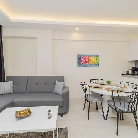 Appartamento Cozy Flat W Balcony 3 Min To Hadrian Gates